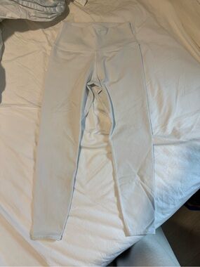 ALO Yoga White Mid-Rise Leggings
